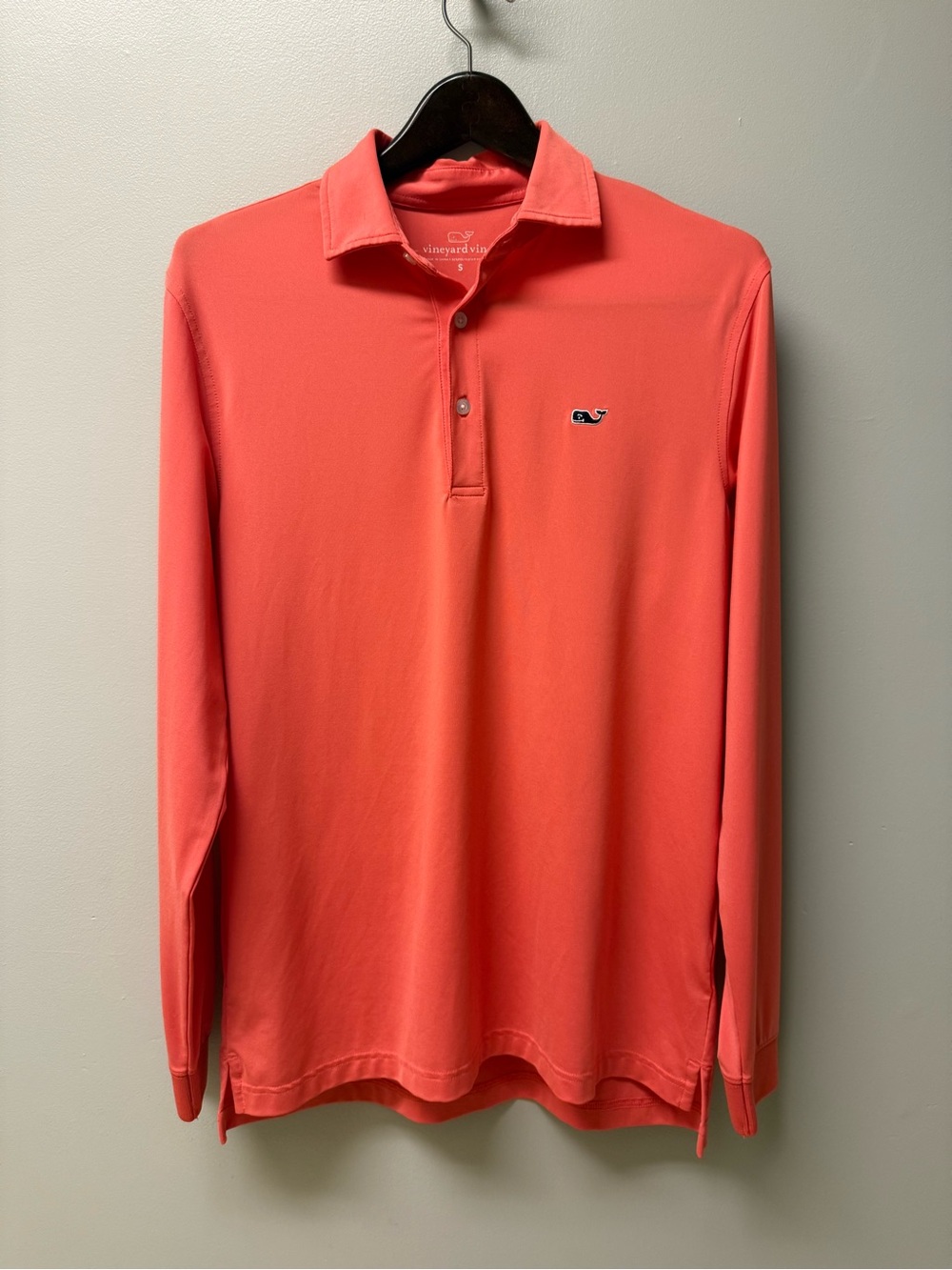 Vineyard Vines coral performance pullover polo Small men’s